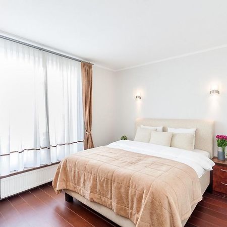 Central Apartment In Gedimino Av By Urban Rent VNO Kültér fotó
