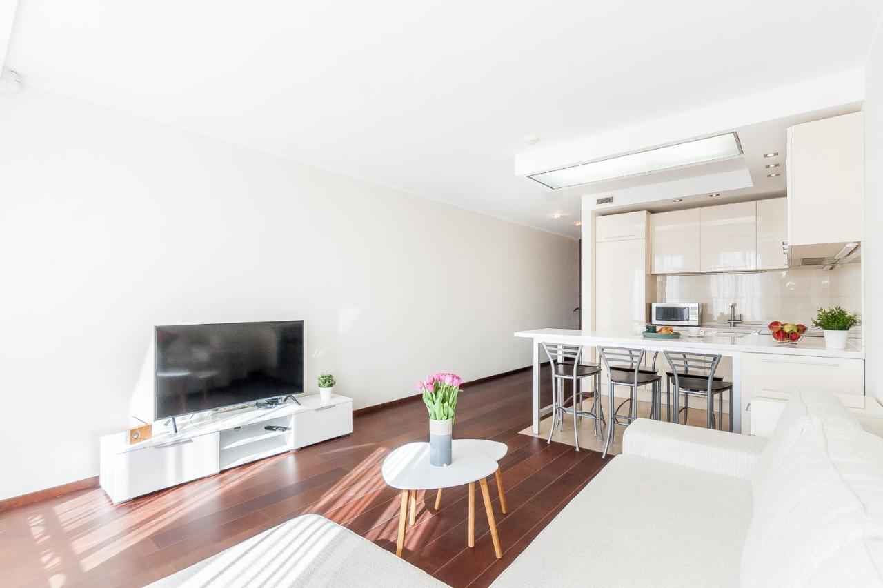Central Apartment In Gedimino Av By Urban Rent VNO Kültér fotó