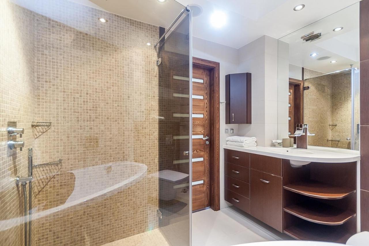 Central Apartment In Gedimino Av By Urban Rent VNO Kültér fotó