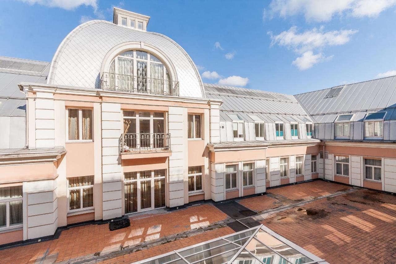 Central Apartment In Gedimino Av By Urban Rent VNO Kültér fotó